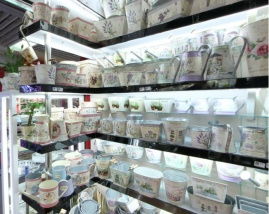 維爾華工藝品廠 義烏國(guó)際商貿(mào)城一區(qū)的日用品制造與商貿(mào)新窗口